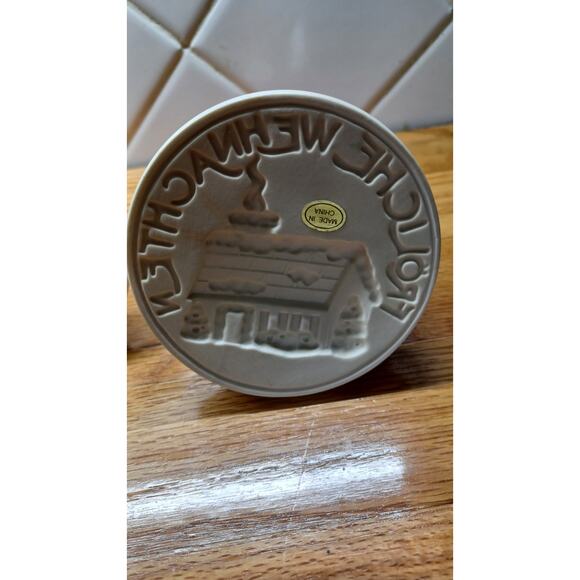 Ellie’s Kitchen Christmas Cookie Press 4 pc Santas Of The World W/ Certificates - Picture 12 of 16